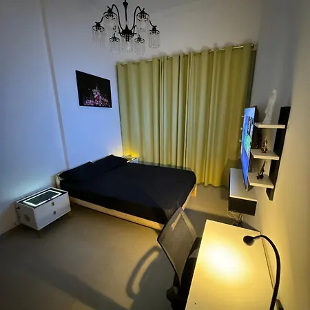 Tidy Master Room In Marina Near Metro دبي المظهر الخارجي الصورة